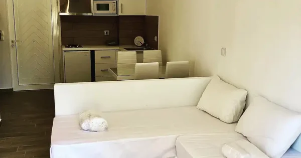 Vila Siragast, Vrahos leto * Fun Travel Agency