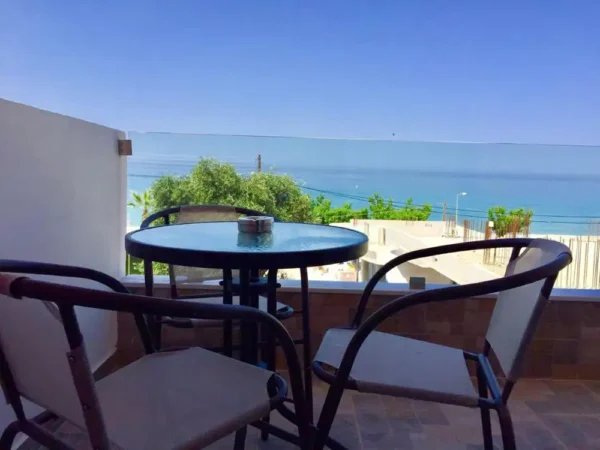 Vila Siragast, Vrahos leto * Fun Travel Agency