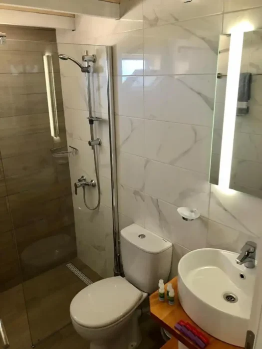 Vila Siragast, Vrahos leto * Fun Travel Agency