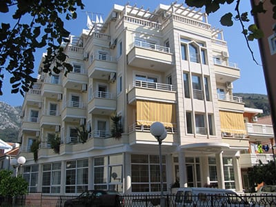 Hotel Obala *** Rafailovići , Crna Gora leto 2023