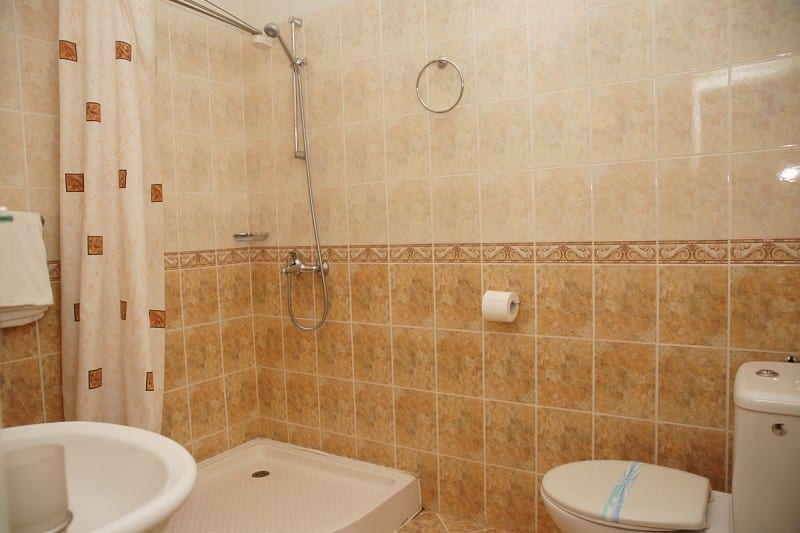 kupatilo 2 - funtravel.rs