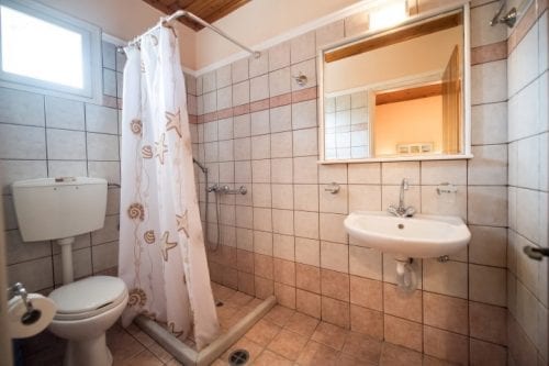 kupatilo - nidri leto - funtravel.rs