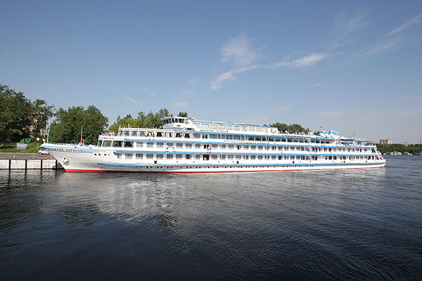 Krstarenje Volgom - Brod Surikov