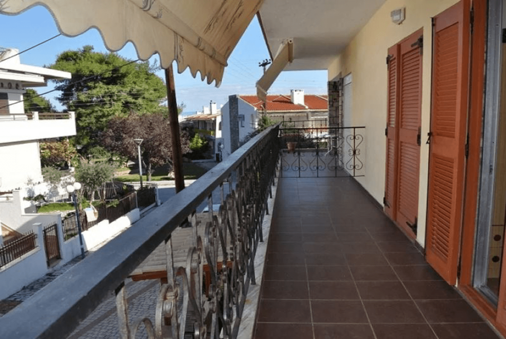 Nikos - Hanioti - terase sprat -  fun travel agency
