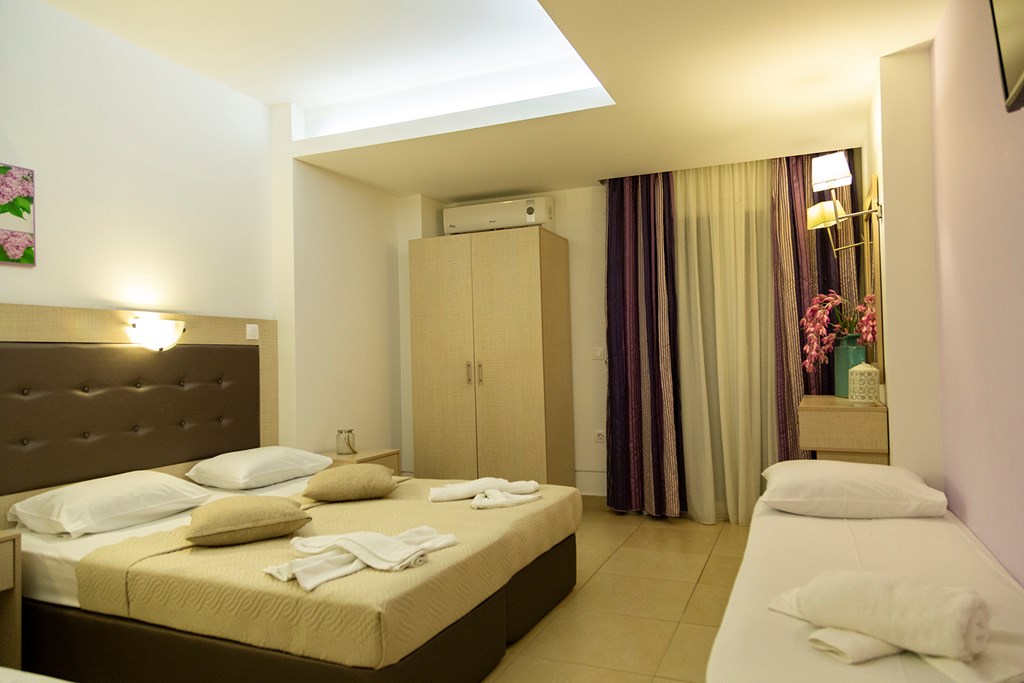 Hotel-Dafni-Plus-triple-room
