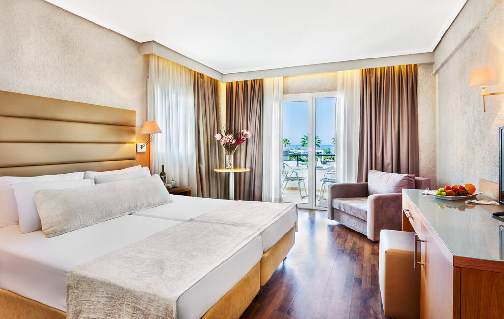 Hotel-Poseidon-Palace-room