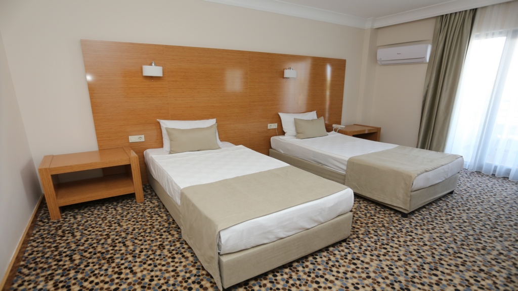 ada-newday-resort-hotel-standard-room-1