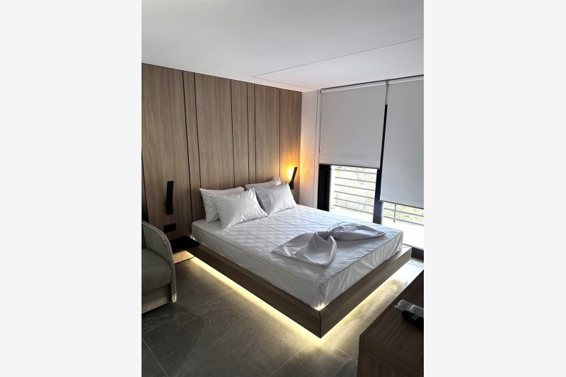 zoi-lux-6