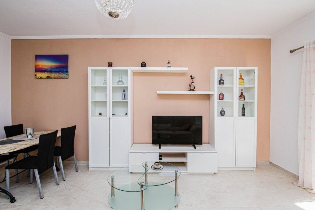 Vila Haris Pefkohori * Fun Travel Agency