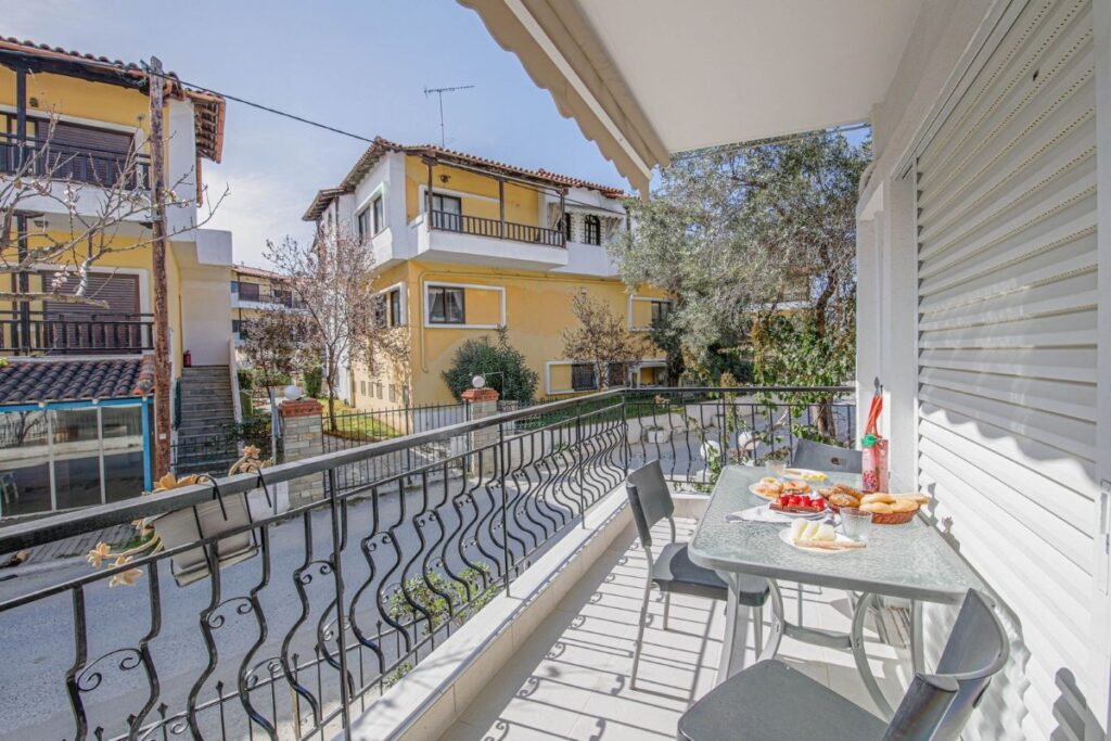 Vila Haris Pefkohori * Fun Travel Agency