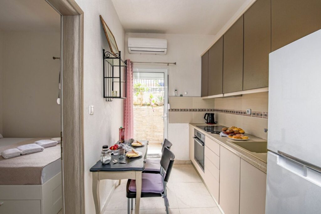 Vila Haris Pefkohori * Fun Travel Agency