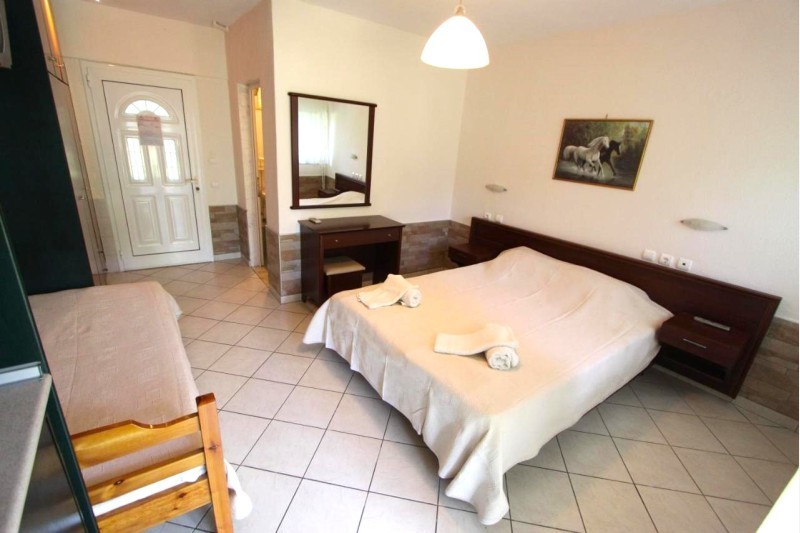 Badis Toroni, Grcka leto * Fun Travel Agency