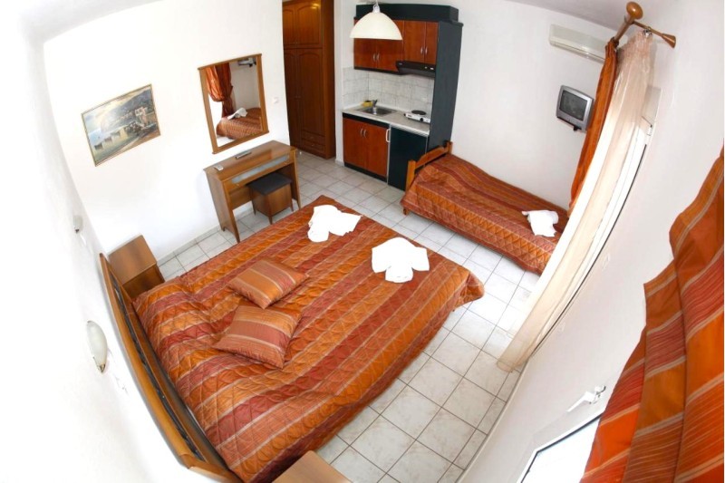 Badis Toroni, Grcka leto * Fun Travel Agency