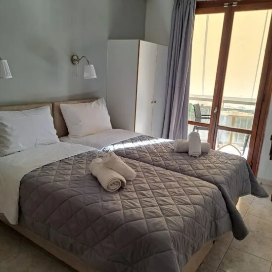 Edipsos Inn, Edipsos leto * Fun Travel Agency