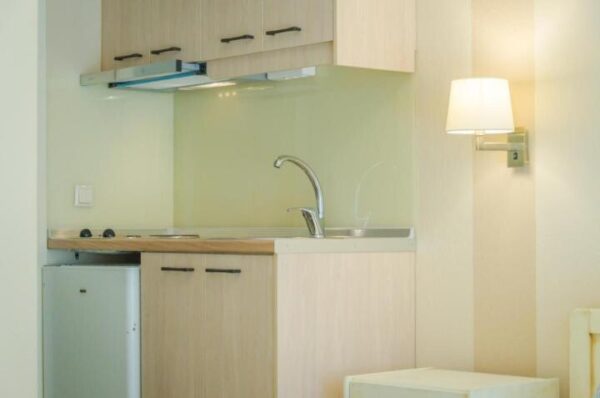 Palm Studios Limenas, Tasos leto * Fun Travel Agency