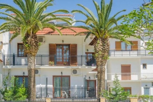 Palm Studios Limenas, Tasos leto * Fun Travel Agency