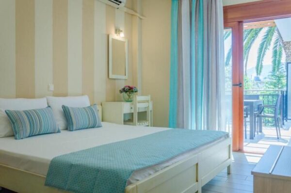 Palm Studios Limenas, Tasos leto * Fun Travel Agency