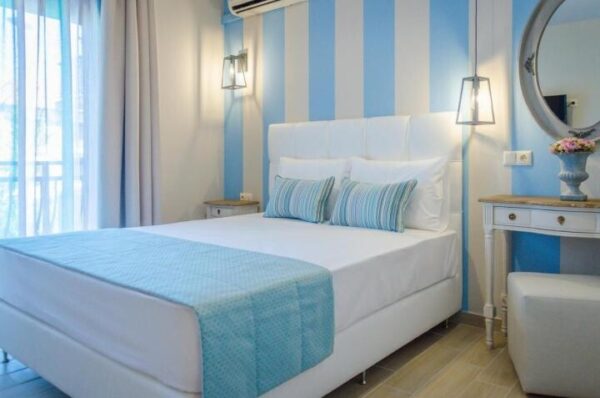 Palm Studios Limenas, Tasos leto * Fun Travel Agency