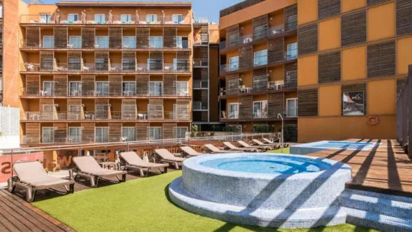 Alegria-Plaza-Paris-bazen-1