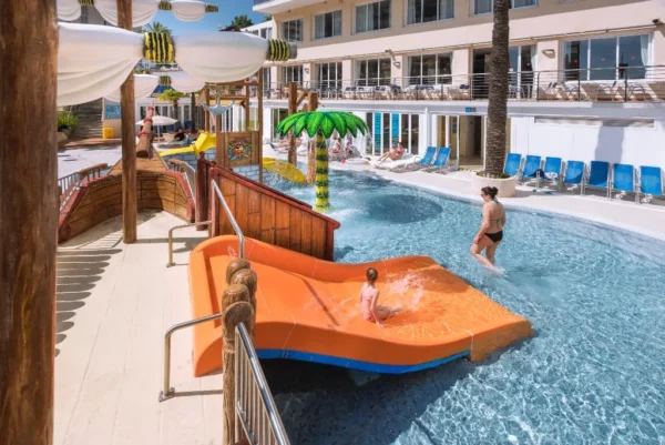 Hotel-Oasis-Park-Splash-aqua-park-3