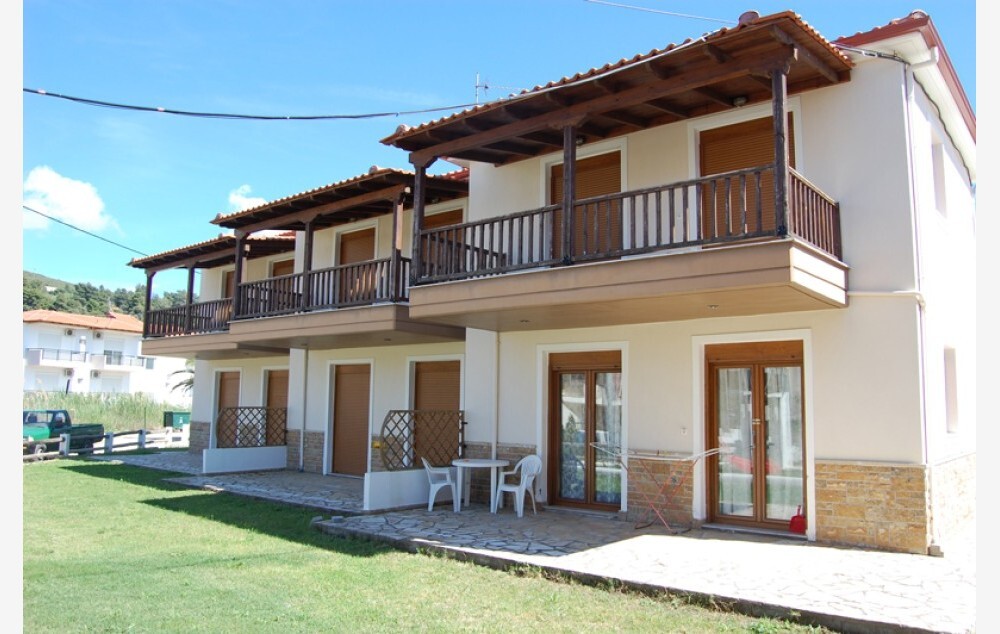 Karajanis Neos Marmaras