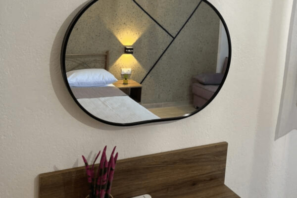 Vila Mariana studios, Stavros leto * Fun Travel Agency