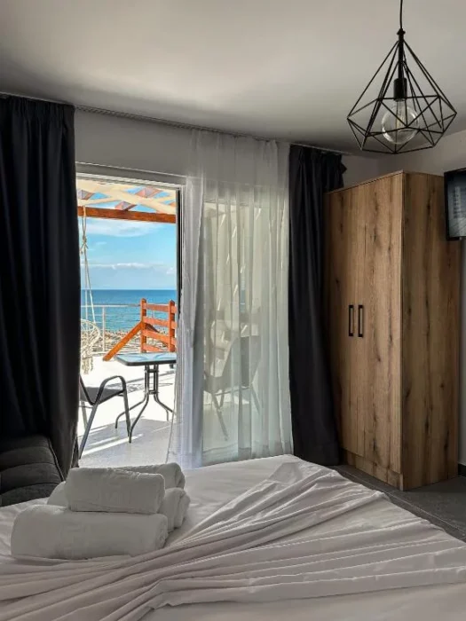 deos-suites-3
