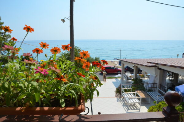 Hotel Rousto, Vrahos leto * Fun Travel Agency