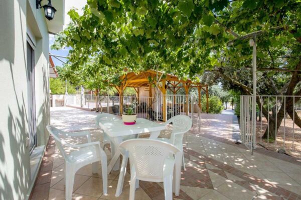 Vila Dimitris Potos, Tasos leto * Fun Travel Agency