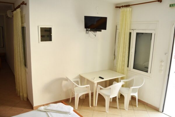 Vila Dimitris Potos, Tasos leto * Fun Travel Agency